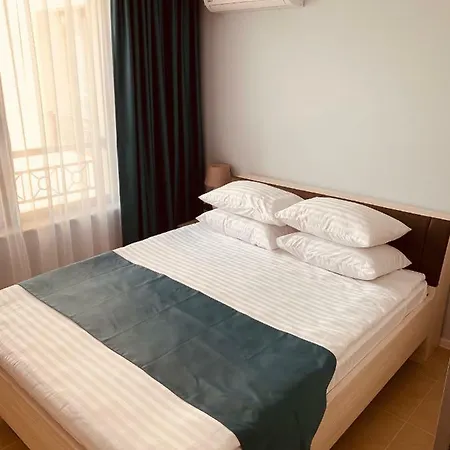 Green Life Beach 4 Апартаменты *